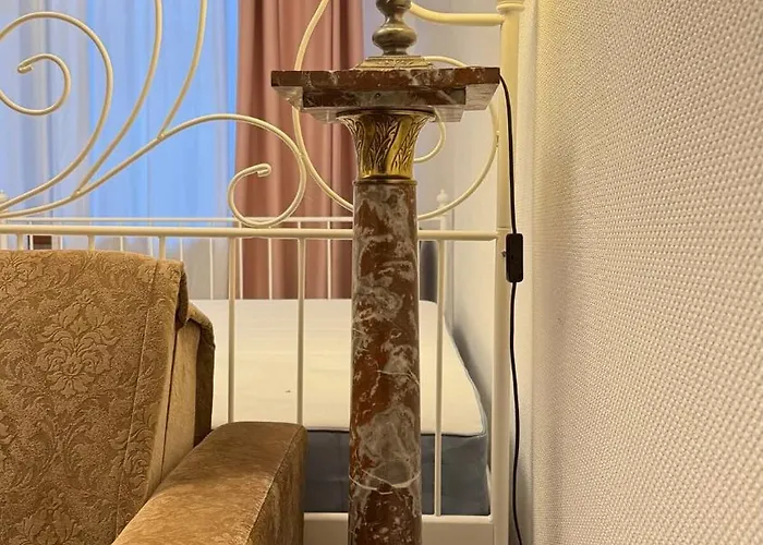 Antique Elegance In Heart Of Dzīvoklis *