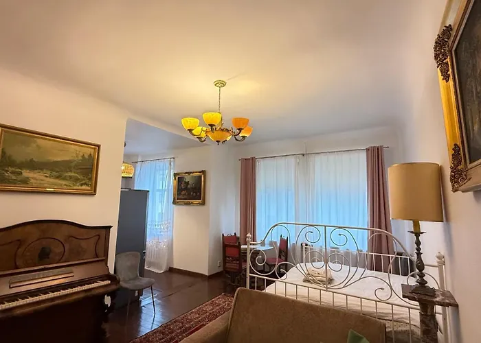 Dzīvoklis Antique Elegance In Heart Of